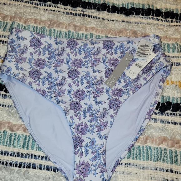 Floral Bikini Set in Purple and White - Picture 4 of 6